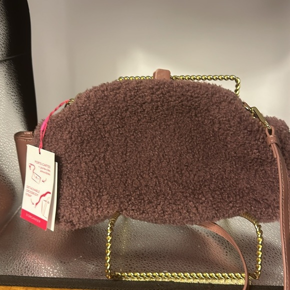 ISAAC MIZRAIHI New York, new with tags celebrate cozy days detachable Crossbody. - Picture 2 of 14